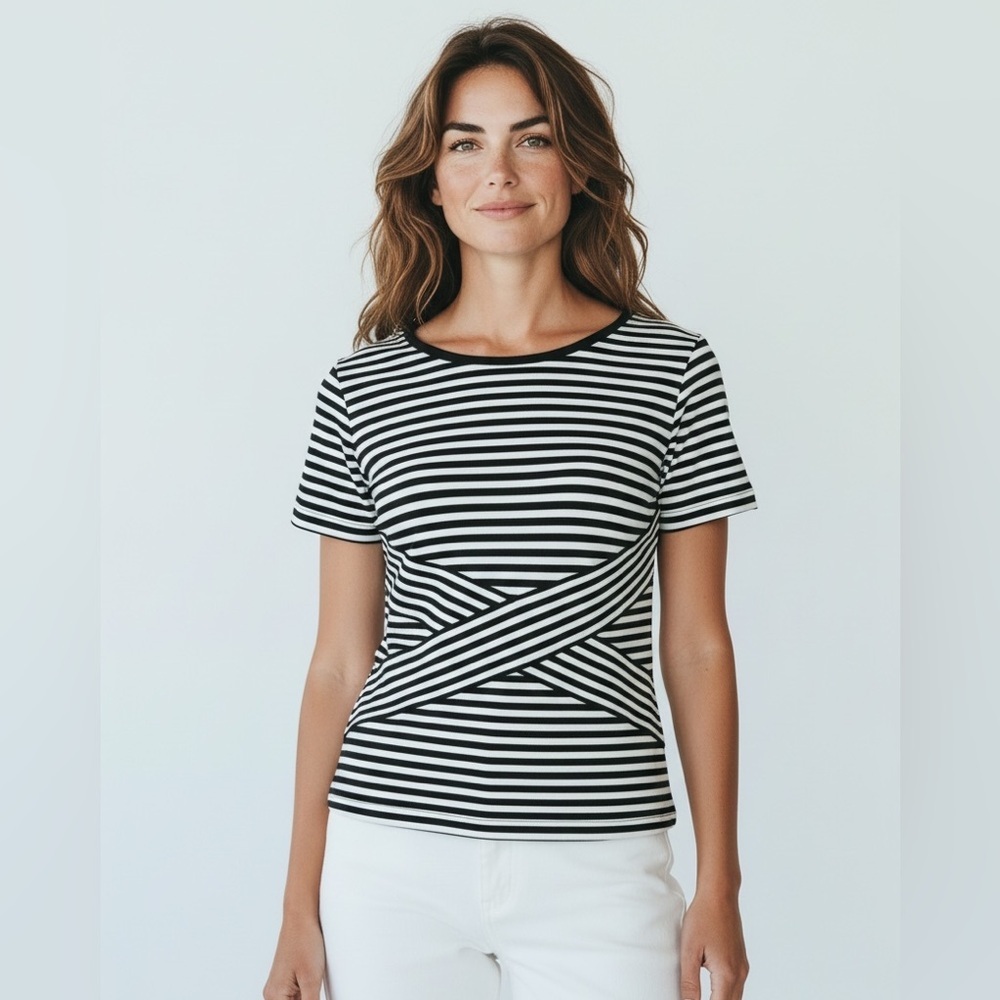 New York & Company Stretch white and black shirt. Size M. NWOT poly/spandex mix